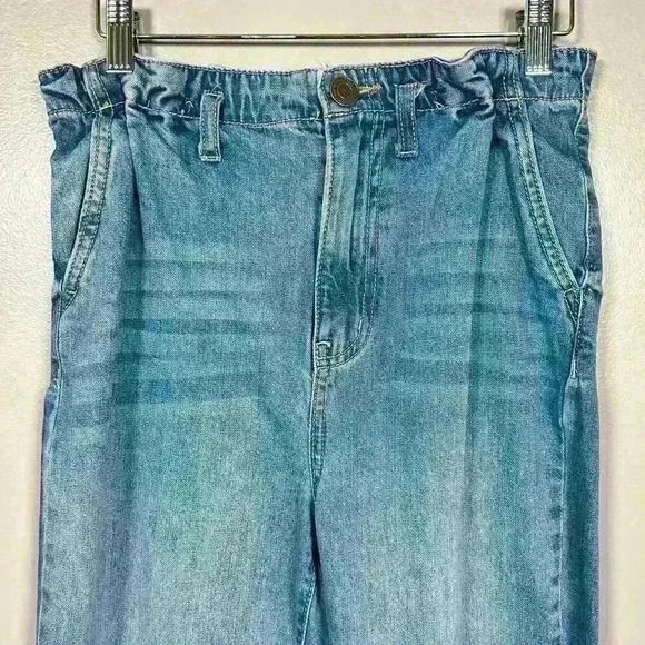 MOM JEANS High Rise Mid Wash Pleat Waistline Soft Straight Leg Women Size 4 - Picture 2 of 9